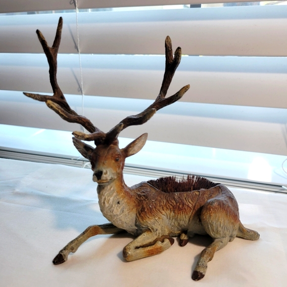 Other - VINTAGE BEAUTIFUL DEER